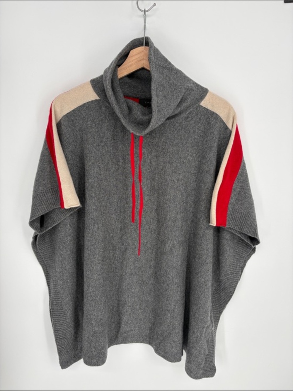 🚢  nwt Tahari Gray Knit Cowl Neck Sweater with Red & Cream Accents poncho